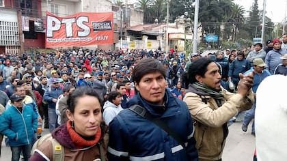 En 2016, Vilca y sus compañeros de campaña se acercaron a movilizarse con los trabajadores del ingenio La Esperanza
