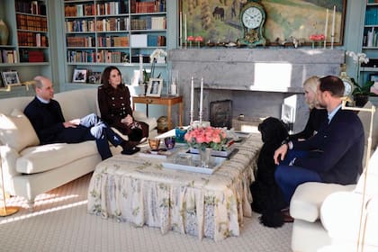 En 2018, durante la gira oficial que hicieron los duques de Cambridge por Escandinavia, los príncipes herederos los agasajaron con un almuerzo en su casa, el Palacio de Skaugum, en las afueras de Oslo.