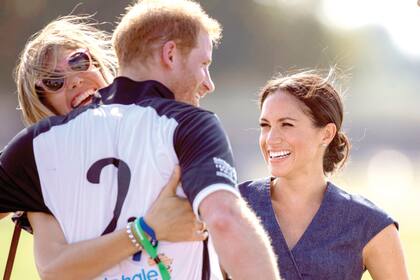 En 2018, tres meses después de su casamiento, Meghan coincidió con Delfina en el Berkshire Polo Club, en Windsor, durante otra
edición de la misma copa Sentebale.