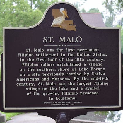 En 2019, la Sociedad Histórica Filipinas-Luisiana erigió una placa para conmemorar la historia de Saint Malo