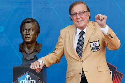 En 2021, Flores fue reconocido en Estados Unidos