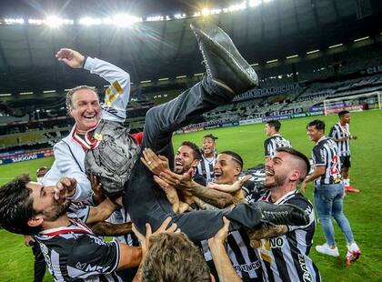 En 2021 ganó con Atlético Mineiro el Brasileirao y la Copa de Brasil