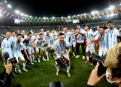 En 2021 Lionel Messi alzó la Copa América y en 2022 el del Mundo en Qatar 2022
