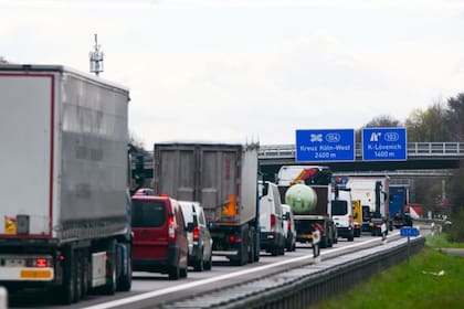 En 2021 se transportaron en Alemania 3.690 millones de toneladas de mercancías por camión, 387,7 millones por tren y 195 millones en vías navegables interiores