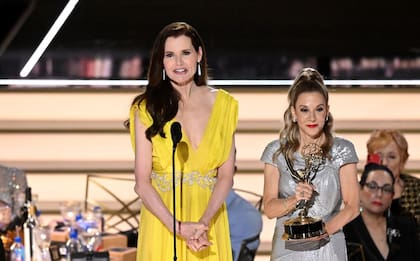En 2022 durante la entrega de los Emmy en la que fue premiada por su trabajo en la promoción de la diversidad de contenidos televisivos.