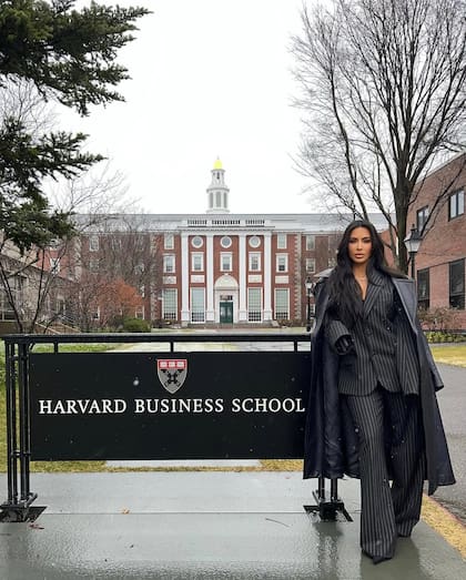 En 2023, Kim Kardashian dio una conferencia en la Escuela de Negocios de Harvard