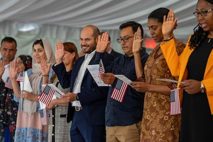 En 2024, California, Florida, Nueva York y Texas concentraron más de la mitad de las nuevas ciudadanías otorgadas