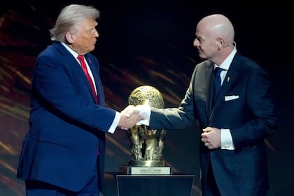 En 2025, Trump instó a la FIFA, los Juegos Olímpicos y la NCAA a alinearse; en su mayoría, cumpliero