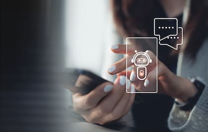 En 2027 habrá más bots impulsados por IA que humanos navegando en internet, según el CEO de Cloudfare