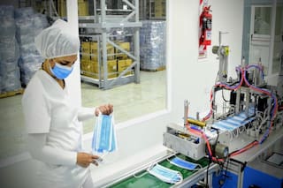 $70 millones: en 45 días levantaron una fábrica para producir barbijos
