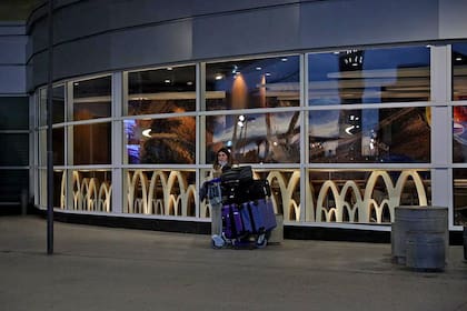 En 48 horas, los argentinos que se encuentren en Brasil, México o Chile no podrán regresar al país de forma directa; tendrán que hacerlo por terceros Estados