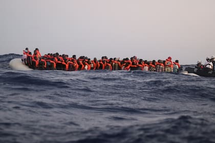 En 48 horas, Sea-Watch 4 rescató a más de 200 hombres, mujeres y niños en tres operaciones separadas para salvar vidas