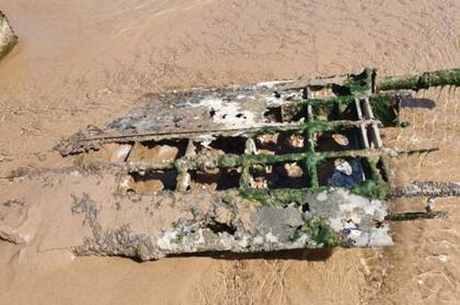 En abril de 1944, el avión debió aterrizar de emergencia a poco de haber despegado por una falla en sus motores