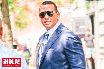 En abril terminó su relación con JLo, en medio de rumores de infidelidad por parte del ex basquetbolista. Se habían comprometido en marzo de 2019 y aunque se iban a casar en en junio de 2020 en Italia, se vieron obligados a posponer los planes de boda por la pandemia