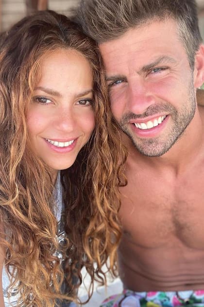 En agosto del año pasado, cuando en los medios se hablaba de una gran crisis de pareja, la colombiana publicó esta imagen en su cuenta de Instagram que acompañó con a la palabra "juntos"