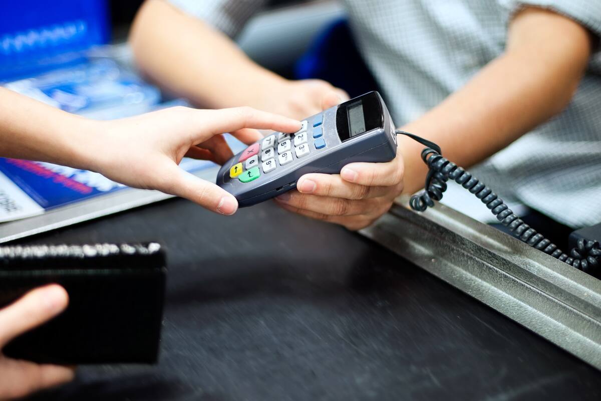 En agosto pasado el consumo masivo cayó el 17,2% interanual