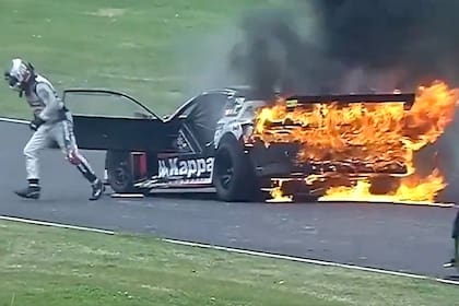En agosto pasado, Mazzacane afrontó otro percance: el incendio de su Chevrolet en el autódromo de Buenos Aires.
