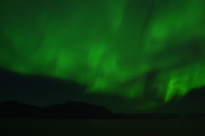 En Alaska, Nico tuvo la oportunidad de presenciar un evento extraordinario: la aurora boreal.