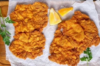En Alemania, a la milanea se la conoce como Schnitzel y suele servirse con rodajes de limón