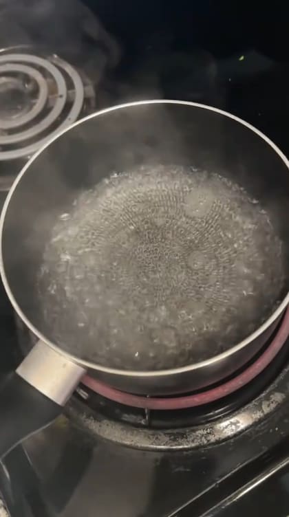 En algunas partes de EE.UU. el agua puede tener una gran presencia de Plomo debido a los materiales de los servicios de cañerías