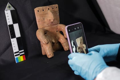 En algunas regiones colombianas el uso de cerámica se remonta a aproximadamente el año 1000 antes de Cristo, presente sobre todo en ritos religiosos y funerarios