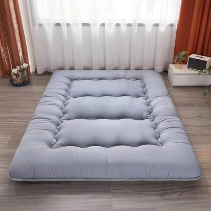 En algunos casos, dormir durante largos períodos sobre colchones muy firmes puede generar molestias lumbares
