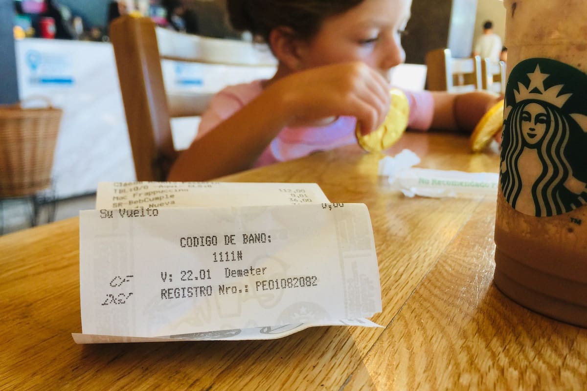 En algunos casos, el código para el baño figura en el ticket de compra
