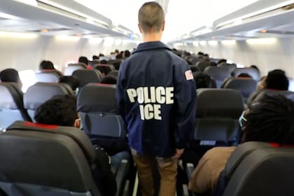 En algunos casos, la administración ha pagado más de un millón de dólares por cada migrante enviado a un tercer país