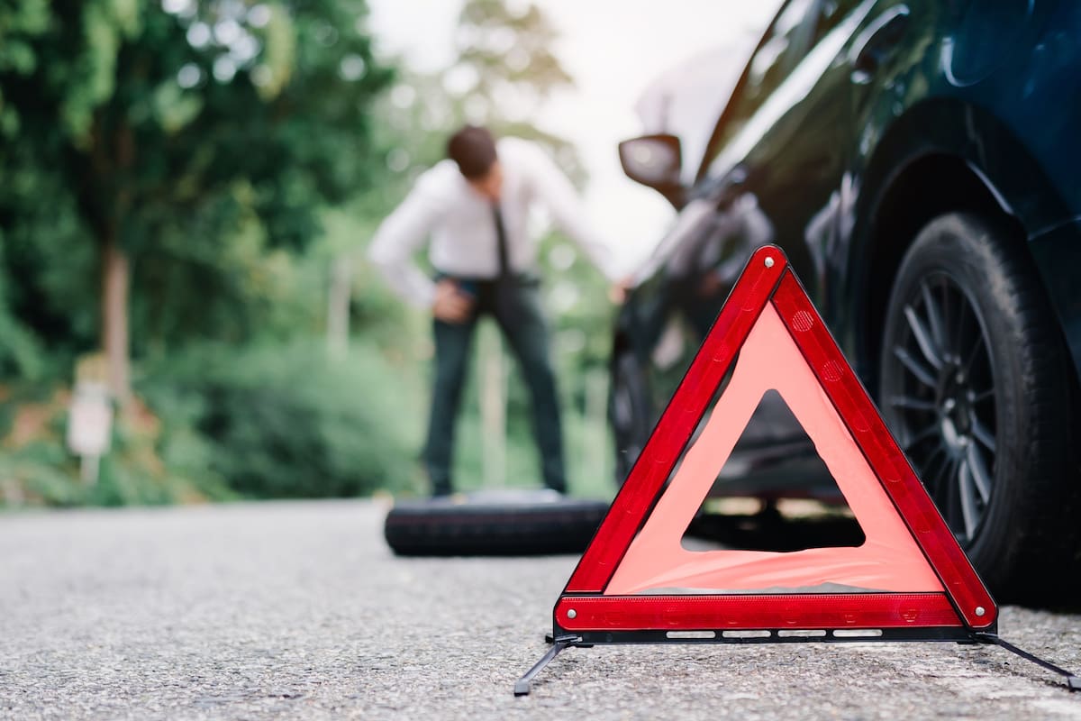 En algunos incidentes en autopistas se desaconseja bajarse del vehículo