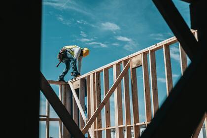En algunos lugares, el terreno se regala, pero el destinatario es responsable de construir una casa