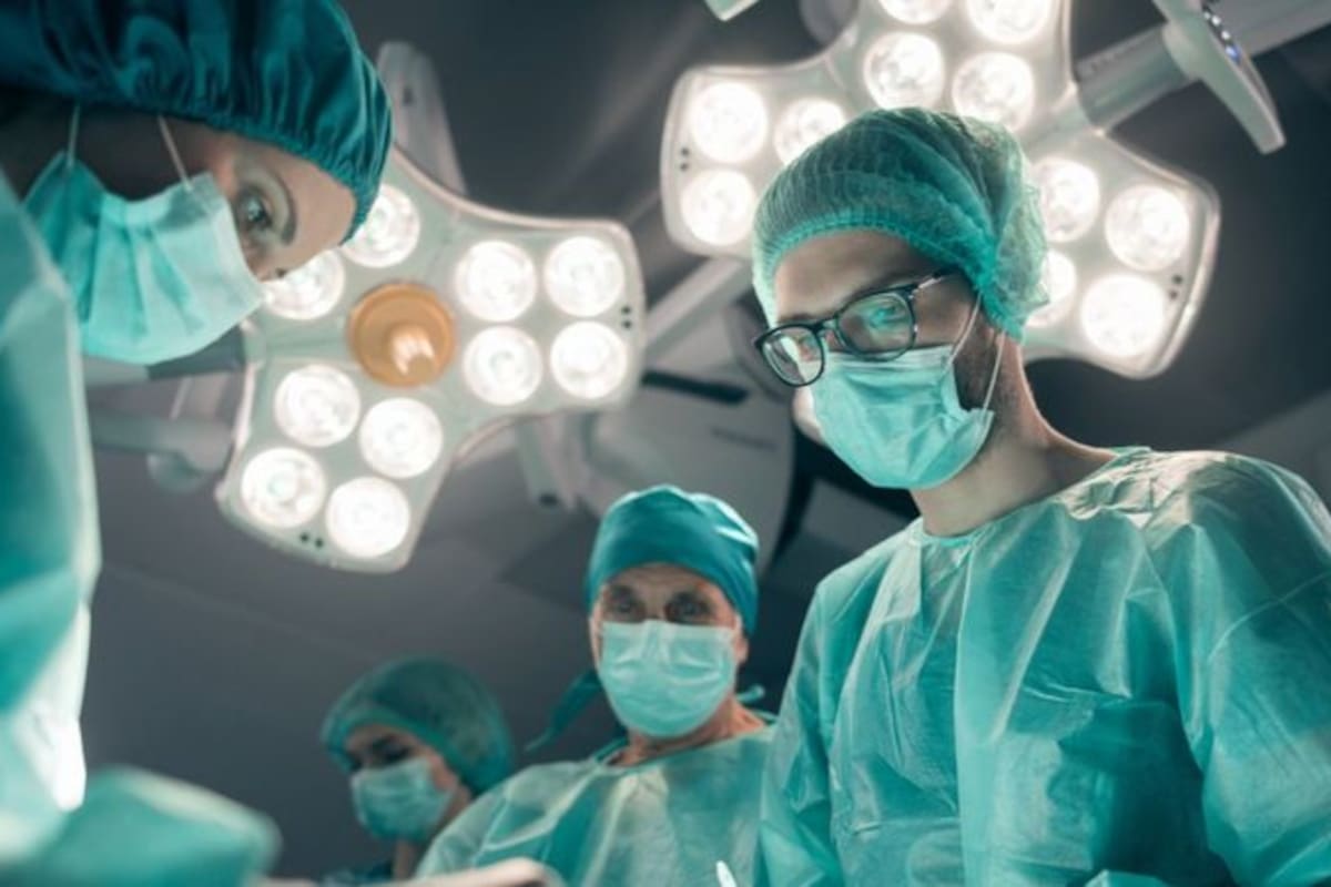 En algunos procedimientos no muy complejos se puede usar hipnosis con una combinación de fármacos y anestesia local