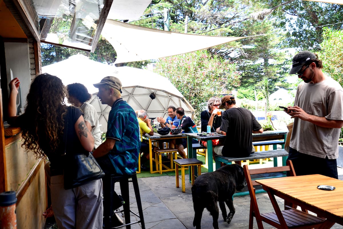 En alimentos y gastronomía, la diferencia con los precios de Buenos Aires se achicó
Club Social Natural y Popular, Ruta 10, en La Barra.