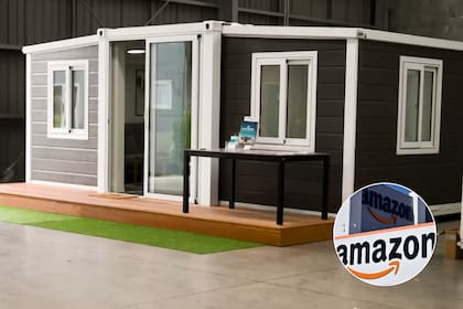 En Amazon se puede encontrar esta casa prefabricada diseñada por Elite Nest; tiene dos habitaciones, baño y cocina integrada al living