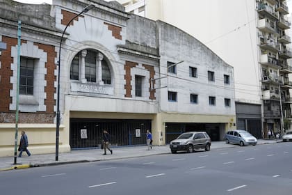 En Ángel Gallardo al 100, un garage en estilo inglés New Georgian