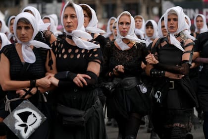 En aniversario golpe de Estado, Milei cuestiona a grupos humanitarios y arremete contra la guerrilla