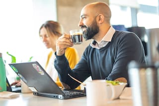 Café premium: el beneficio para empleados que eligen las empresas innovadoras
