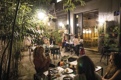 En Arrabal reinan los platos con sentimiento, la cocina de bodegón.