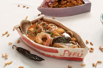 En Asu Mare, Dangelo usa el ají panca en el arroz con mariscos, la parihuela y el chupe de langostinos.