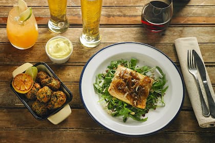 En Avant Garten, la cerveza se acompaña con buñuelos