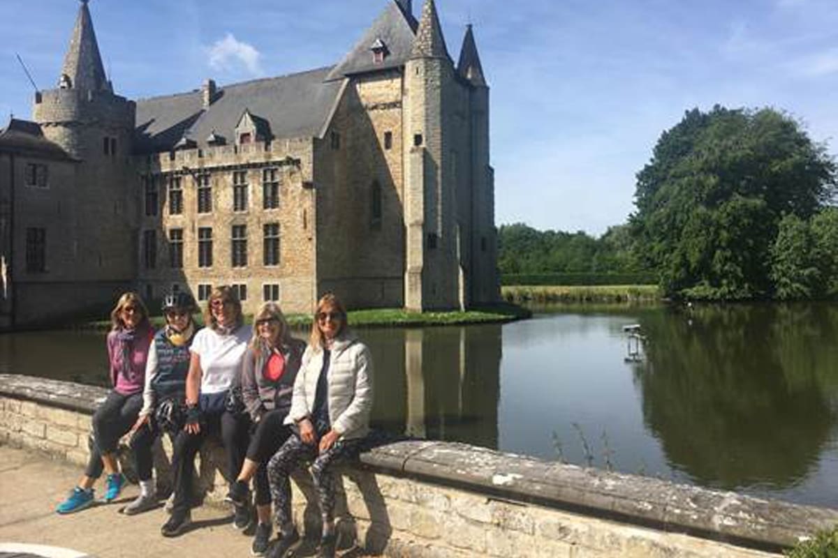 En barco y en dos ruedas por los canales entre Brujas y Ámsterdam