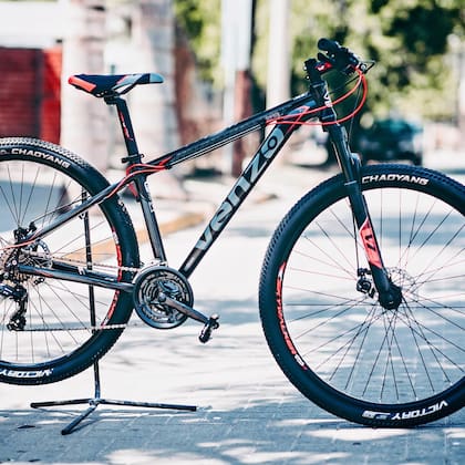 En Bici Urbana brindan servicio técnico y ofrecen accesorios, repuestos y todo tipo de bicicletas nuevas o armadas.