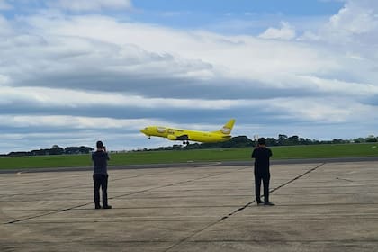 En Brasil, la empresa de Marcos Galperin armó una flota de cuatro aviones con su marca; son operados por otras aerolíneas y los utiliza para distribuir envíos dentro del país