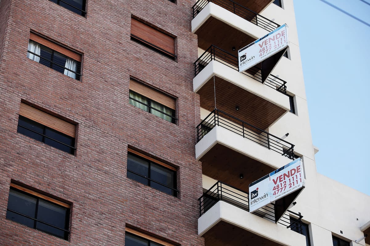 En Buenos Aires, la venta de propiedades a través de préstamos hipotecarios cayó en junio a la par de los préstamos en UVA
