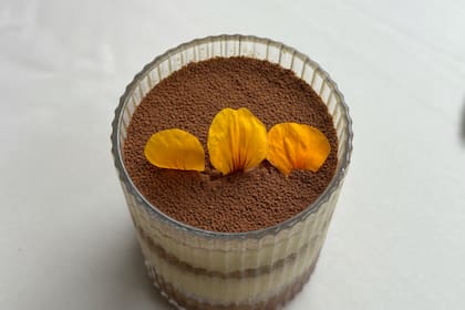 En Carmen, el tiramisú se apoya en una lectura clásica del postre
