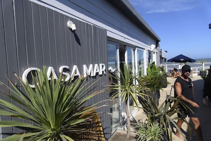 Casa Mar, el balneario de moda en Pinamar por el que circulan políticos, empresarios y figuras del espectáculo