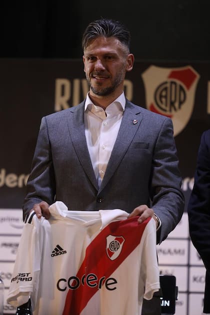 "En casa se habla el idioma riverplatense": Demichelis y una de sus primeras frases como DT del "millonario"