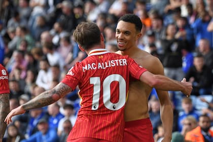 En caso de que Real Madrid acelere por el argentino, se reencontraría con el inglés Trent Alexander-Arnold, de extenso pasado en Liverpool y hoy nuevo lateral derecho de la Casa Blanca.