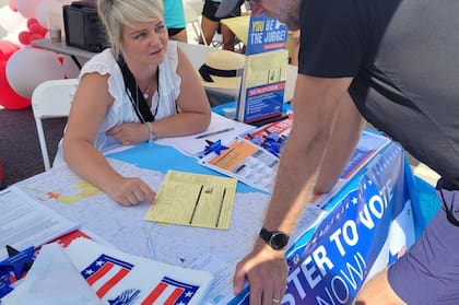 En Chicago, los residentes tienen diversas opciones para registrarse como votante
