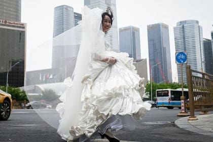 En China, las madres buscan maridos para sus hijas en medio de la grave crisis de natalidad