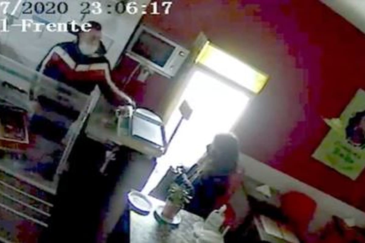 En Códoba, entraron a robar con barbijo y se desinfectaron con alcohol en gel